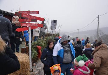 USPJEŠNA BOŽIĆNA ČAROLIJA NA GRABOVAČI