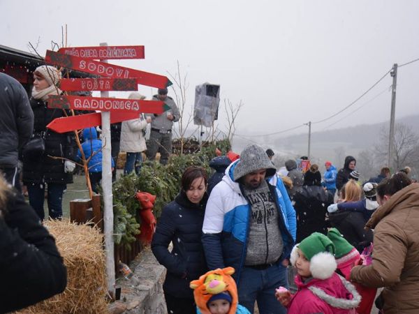 USPJEŠNA BOŽIĆNA ČAROLIJA NA GRABOVAČI